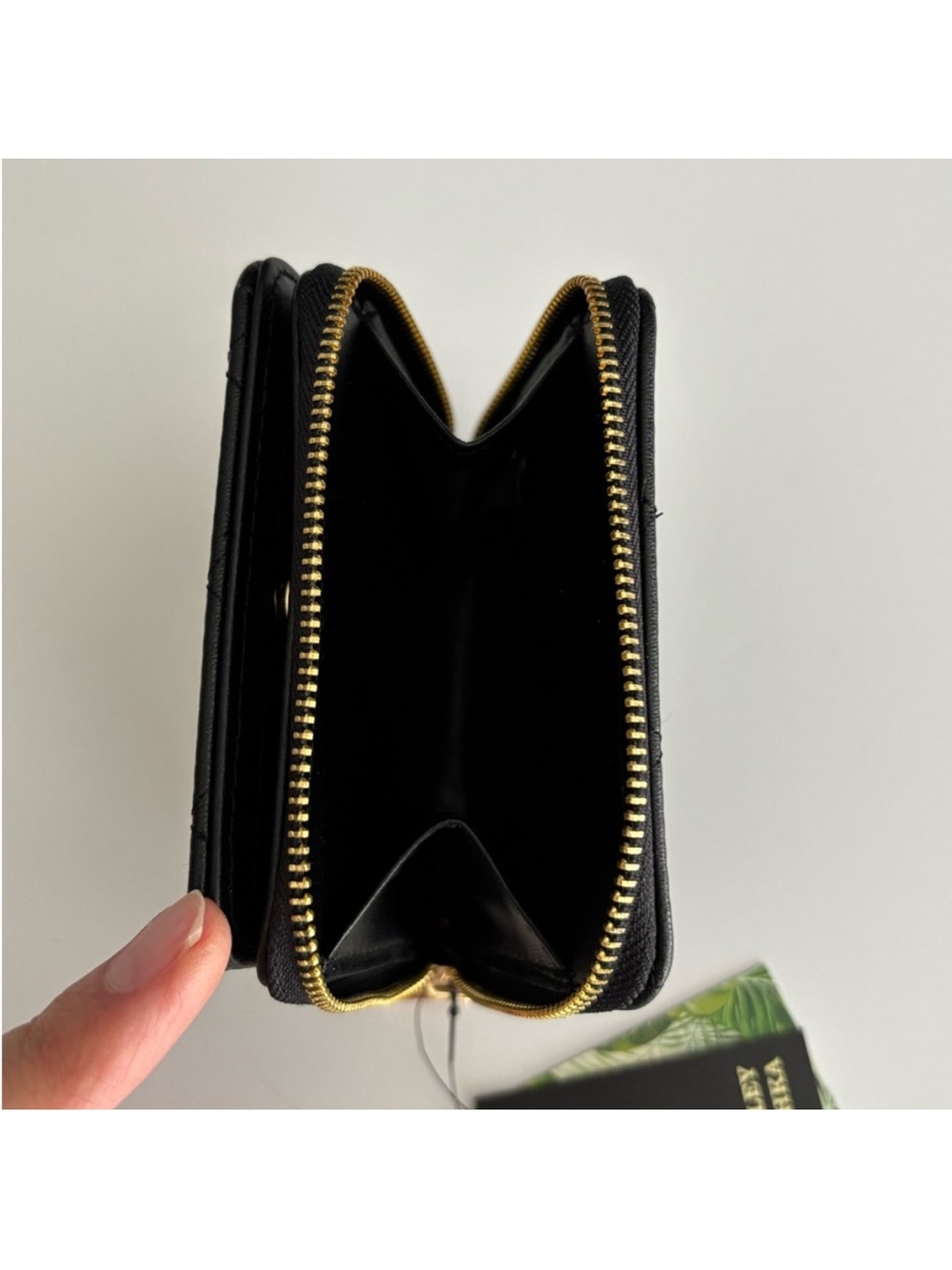 Badgley Mischka NWT Black Quilted Zip Around Wallet Vegan Leather Gold Logo - Picture 3 of 6